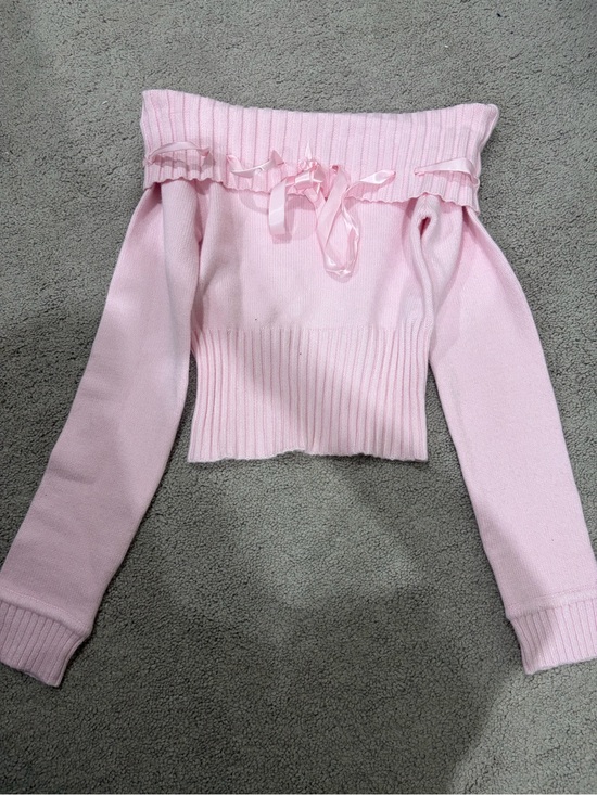 Forever 21 Sweaters - Forever 21 Ribbed Off-Shoulder Sweater — Pale Pink
